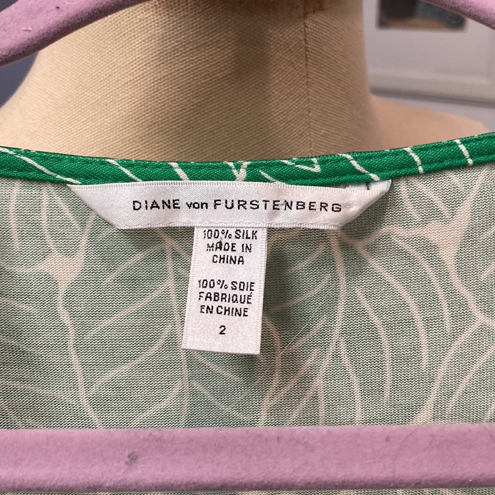 Diane Von Furstenberg DVF faux wrap drawstring green leaf print dress size 2 - Picture 2 of 4